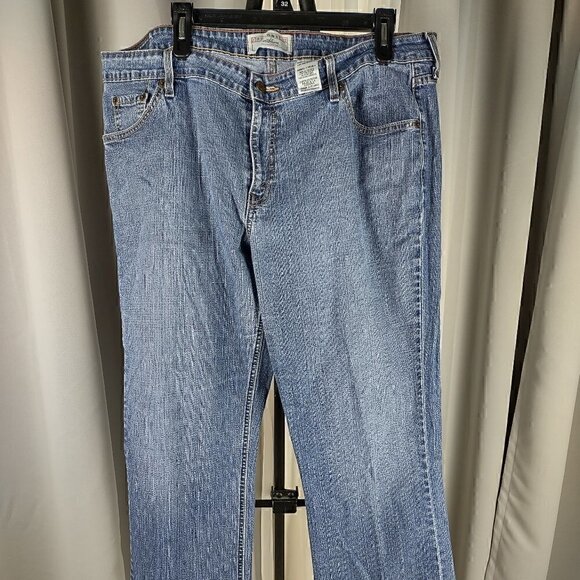 Levi's Women's Vintage Misses Bootcut Five Pocket Jeans (Size 16M) - Picture 1 of 7